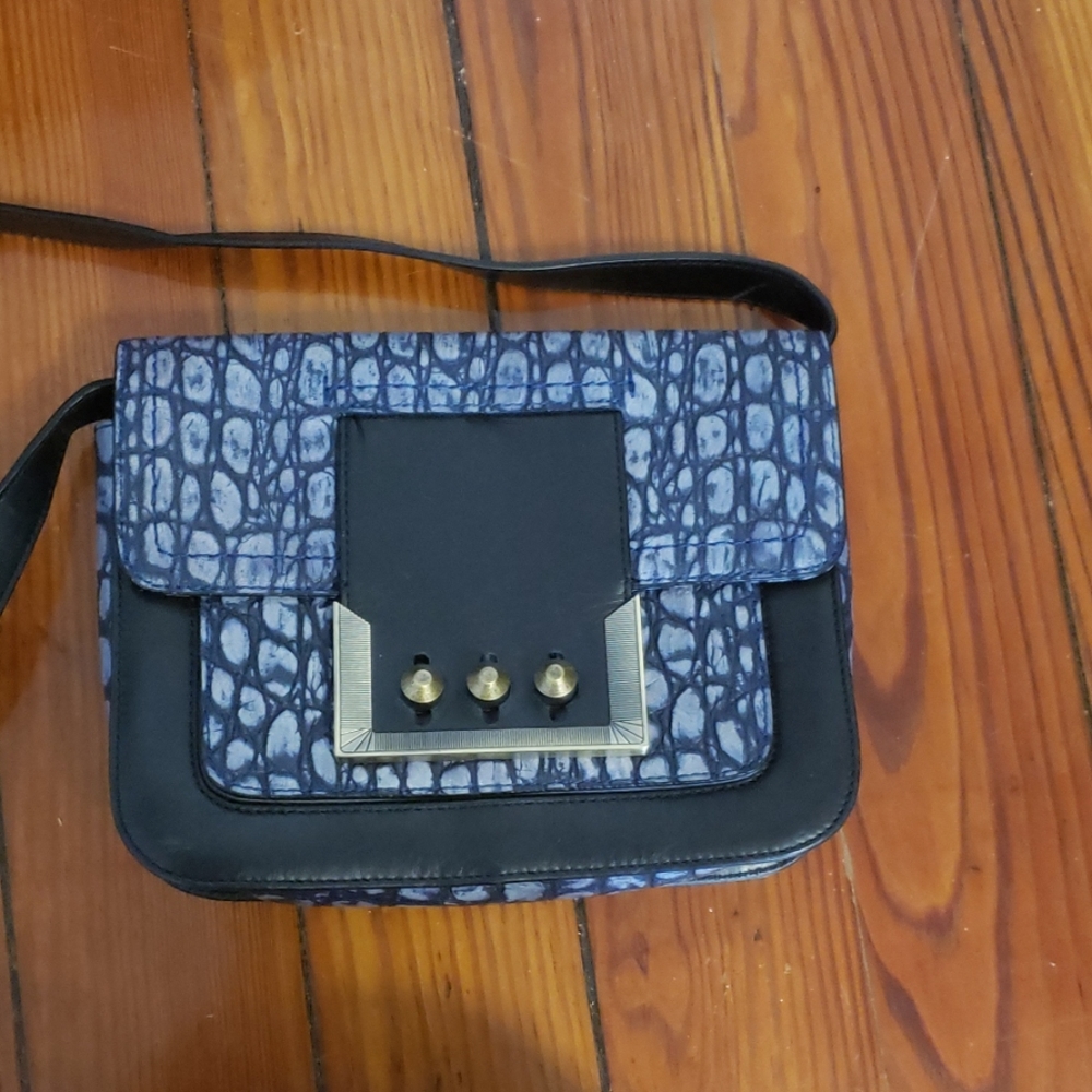 Trendy Faux Alligator Skin Bag